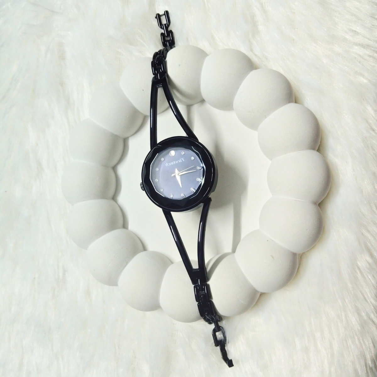 Elegant Black Bangle Chain Women’s Watch with Crystal Accents and Glossy Finish