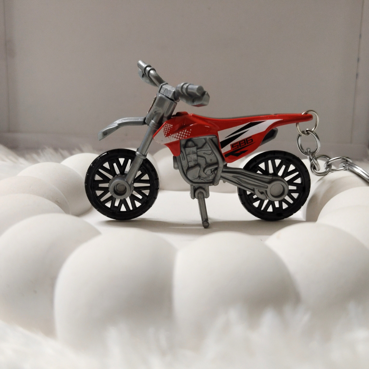 Mini red motorbike keychain for bikers – sporty key holder with detailed design